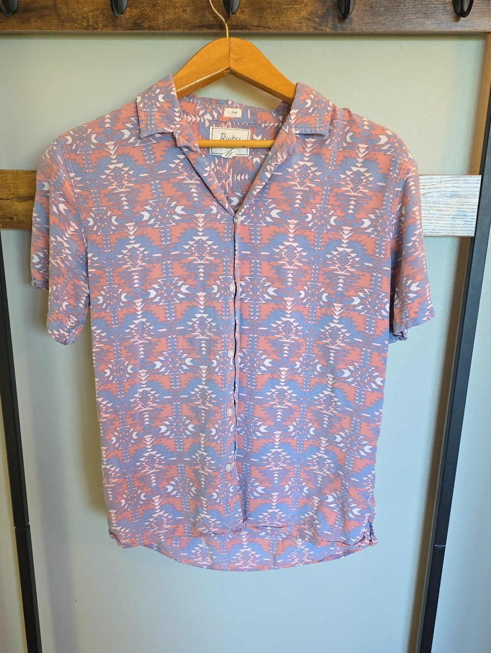 Ruby Rd. Short-Sleeve Button-Up Shirt in Pink & Light Blue Geometric Print
